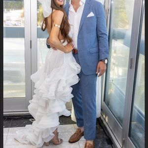 SAVANNA BRIDAL GOWN IN WHITE
Bronx and Banco
Color: White
Size: S
$1,200.00